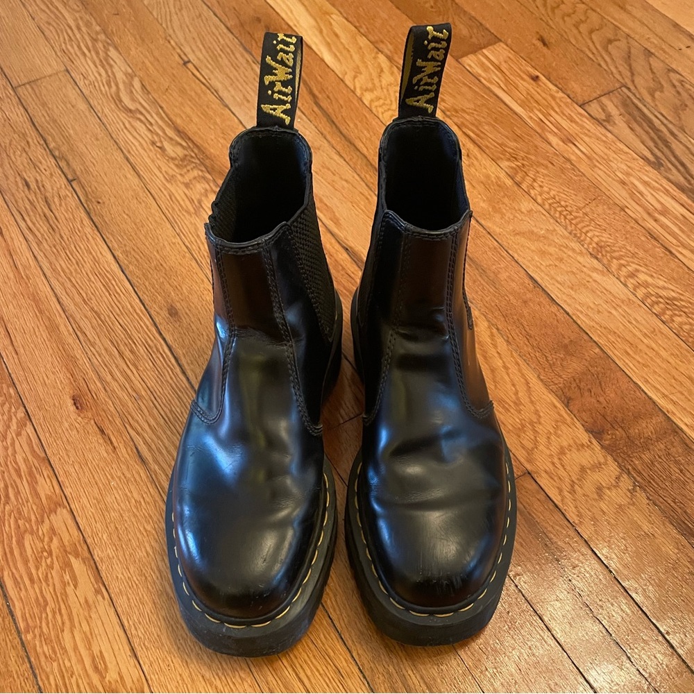 Awesome condition Doc Martens Platform Chelsea Boot